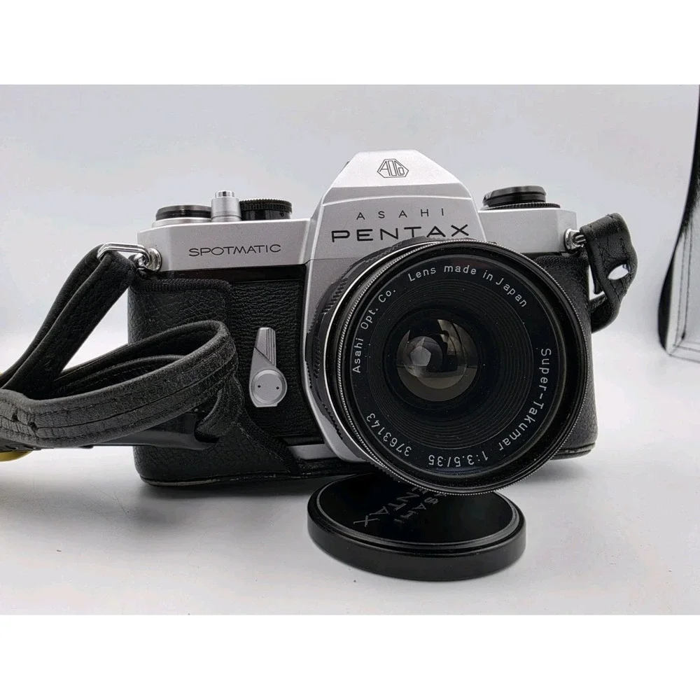 Asahi Pentax Spotmatic SP 35mm Film Camera Super Takumar 35mm f3.5 Lens Japan